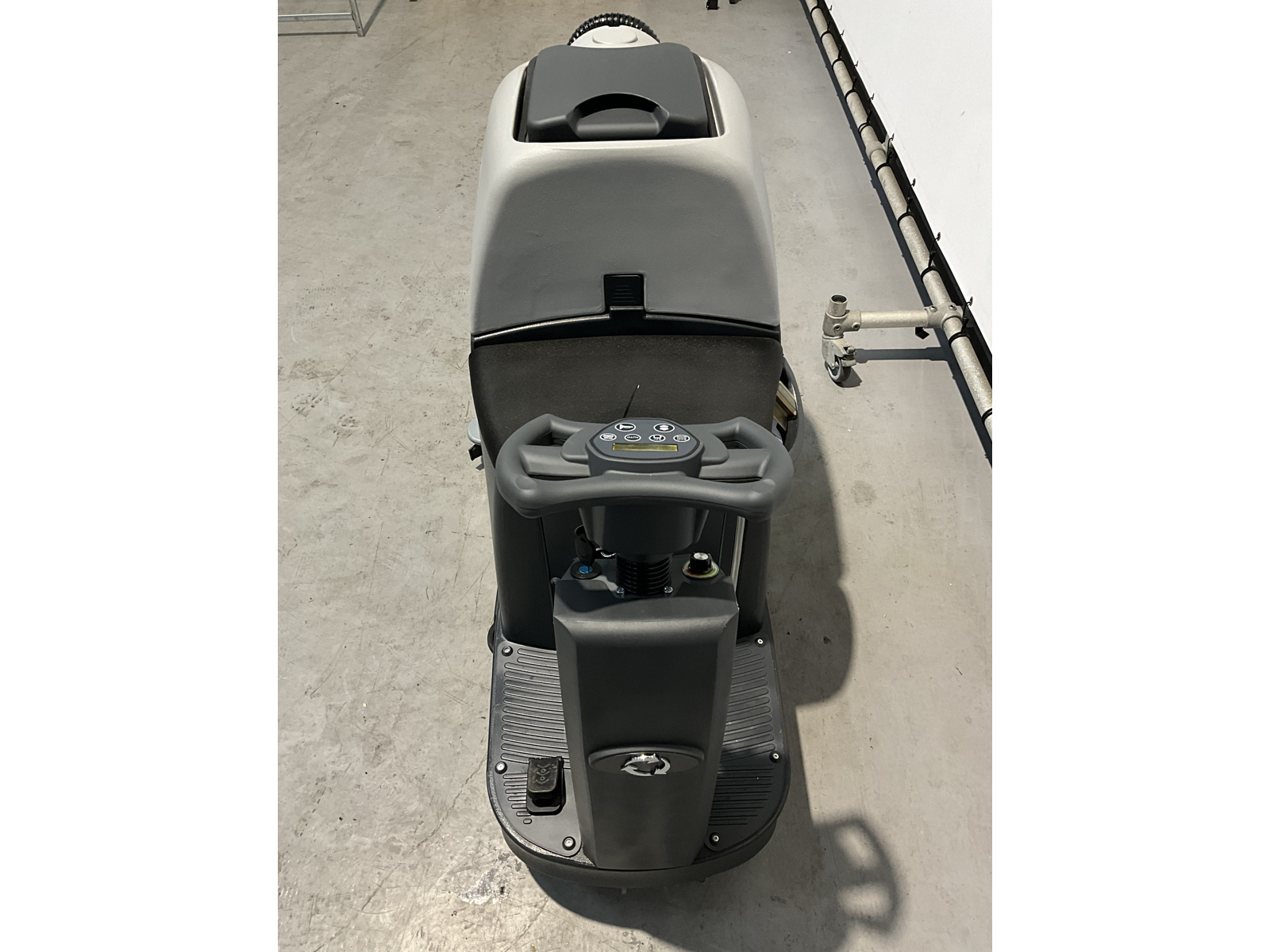 B990CFA1-020B-4EF2-BDE3-A7B5E9324E32